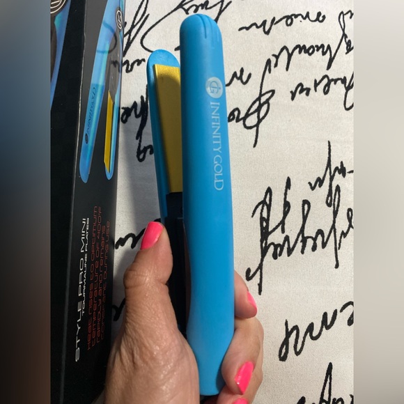 INFINITY GOLD / Style Pro Mini flat Iron - Picture 4 of 4